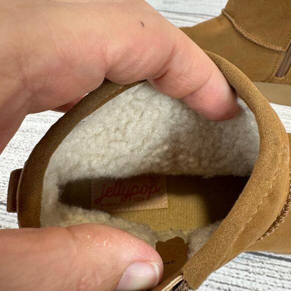 Jellypop Girl's Zane Tan & Gold Star Sherpa Lined Booties Size 2 - Picture 5 of 10